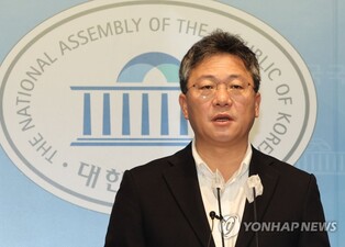 與, 김어준 하차에 "가짜뉴스공장 이제라도 멈춰 다행"