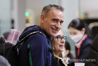 Grateful for 'fantastic' experience over 4 yrs, ex-nat'l football coach Bento leaves S. Korea