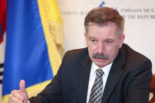(Yonhap Interview) Russian nuke threat won't shift Ukraine's course of action in war: Kyiv official