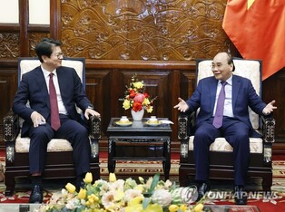 (Yonhap Interview) Vietnamese President Phuc vows support for S. Korean businesses to develop 'win-win' economic ties