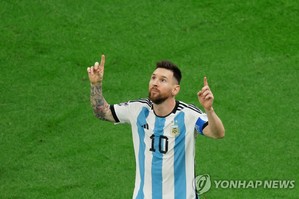 [1보] 메시 드디어 월드컵 정상에…아르헨, 프랑스 잡고 36년만의 우승