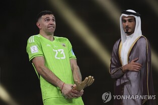 여러 뒷말 남긴 아르헨 '광인 GK'…소속팀 감독 "대화해보겠다"