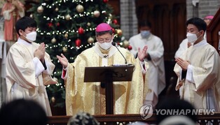 "은총 충만하길"…3년만에 인원 제한없는 성탄 미사·예배