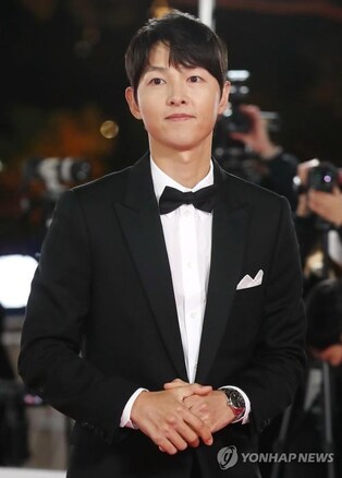 배우 송중기, 영국인 여성과 교제설에 "좋은 만남 중"(종합)