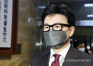 Justice minister slams opposition party for disclosing prosecutors' names