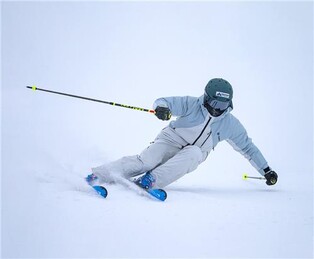 롯데온 "엔데믹 후 첫 겨울 맞아 스키복 '인기'"