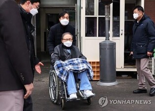 Ex-President Lee to leave hospital Friday following special presidential pardon