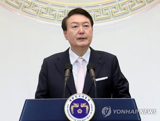 (3rd LD) Yoon calls for correcting 'evils' blocking growth