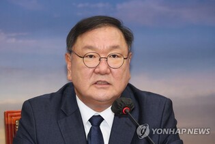 DP demands Yoon fire economic aides over U.S. inflation law, theme park default