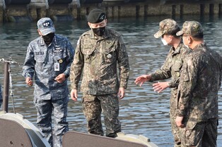 JCS chief visits key Navy, Air Force units