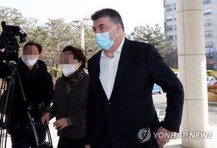 Former GM Korea CEO given suspended prison term over illegal employment