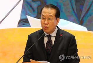 Unification minister to meet chiefs of int'l organs on sidelines of Davos forum