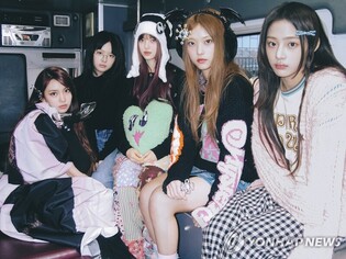 New Jeans successfully sells over 1.58 million copies within 6 moths of groups debut