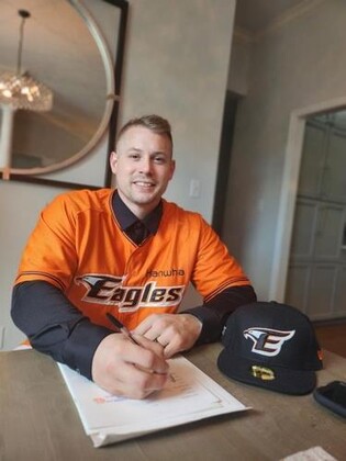 (Yonhap Interview) New American hitter for downtrodden KBO club looking to prove doubters wrong