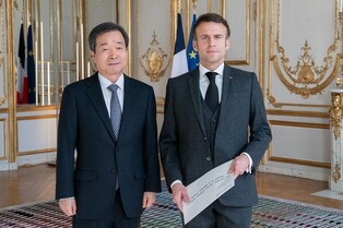 Macron hopes for early visit to S. Korea: envoy