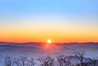 설날 '벽파령' 가리왕산서 떠오른 붉은 해 감상한다