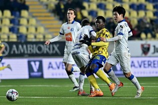 홍현석 퇴장 유도＋리그 3호 도움…헨트, 신트트라위던 3-0 제압