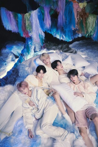 TXT's new EP exceeds 2 mln copies in preorders