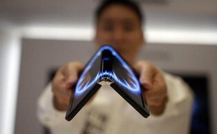 (2nd LD) LG Display extends quarterly operating losses on falling sales