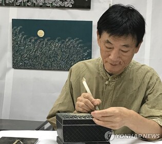 영롱한 빛 만들던 나전 끊음질 장인 3명, 국가무형문화재 됐다