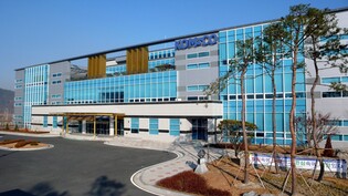 '해외여행 수요 폭증'에 조폐공사, 여권 일일 발급량 30% 늘려