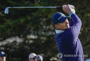 경기 하루 전날 교체한 아이언으로 4년 만에 우승한 로즈