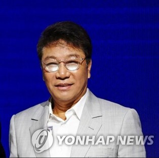 이수만, 하이브와 손잡은 막전막후…경영권 회복도 시도하나