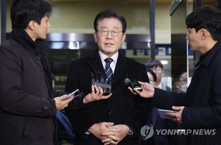 (3rd LD) Opposition leader questioned for 11 hours over corruption probe