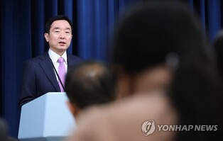 Yoon orders maximum relief supplies for quake-hit Turkey