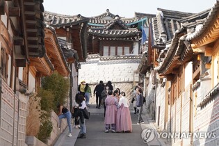 서울 한옥마을 10년간 10곳 조성…심의 문턱 확 낮춰