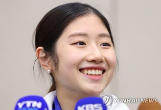 Figure skating champion Lee Hae-in thriving with tips from the best