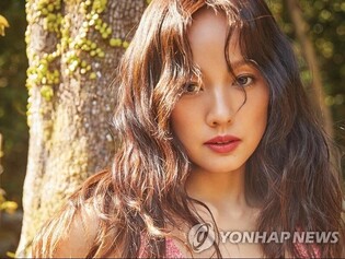 Star singer Lee Hyo-ri signs exclusive contract with Antenna Music