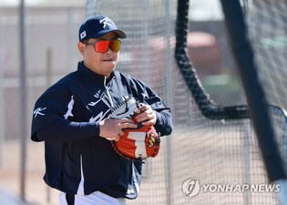 S. Korean players wary of Japanese sluggers at WBC