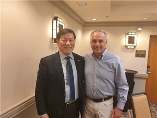 KBO commissioner meets MLB counterpart over holding games in U.S.