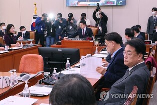 Parliamentary committee adopts resolution marking 70th anniversary of S. Korea-U.S. alliance