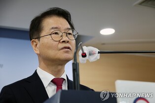 Labor minister urges 'reconsideration' of pending pro-labor bill