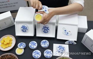 [문화소식] 코스맥스, 한국전통문화대에 발전기금 3천만원 기탁