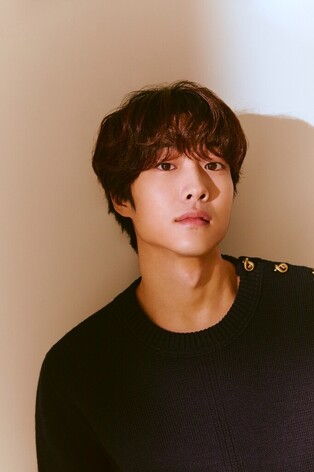 Rookie actor Lee Jong-won to star in MBC’s new period television series with Honey Lee