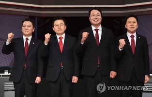 Kim widens lead over Ahn in PPP leadership race: poll