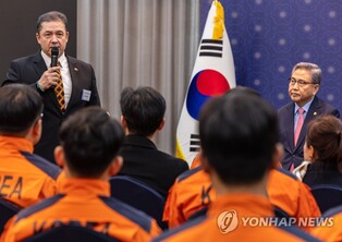 Turkish ambassador meets S. Korean rescue workers, appreciates their 'sweat'