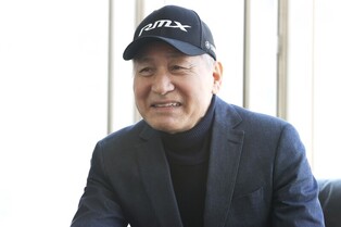 Blood cancer-battling veteran actor Ahn Sung-ki gives update on his health