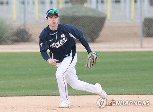 Backup infielder prepared to step in on short notice at WBC