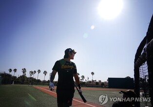 잘 맞은 타구가 야수 정면…배지환, 시범경기 2타수 무안타