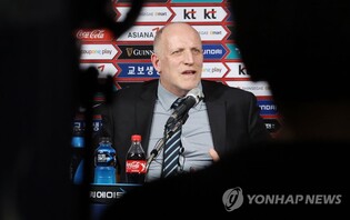 뮐러 위원장 "클린스만, 첫 협상 대상…한국 생활에 긍정적"