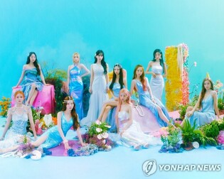 8 WJSN members renew exclusive contracts with Starship Entertainment