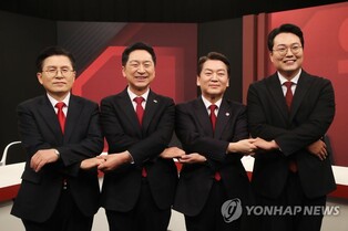 Ahn to file complaint against senior presidential aide over alleged interference with PPP leadership race