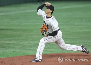 [WBC] 투타 겸업 오타니, 중국전 시속 161㎞로 무실점에 멀티 히트
