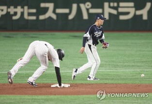 (WBC) Nootbaar gets better of Edman in battle of Cardinals bragging rights in Tokyo