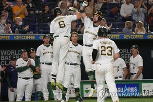 (WBC) Australia wins 2nd straight game; S. Korean qualification picture becomes murkier