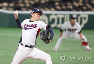 (WBC) Bespectacled starter tosses gem in must-win game